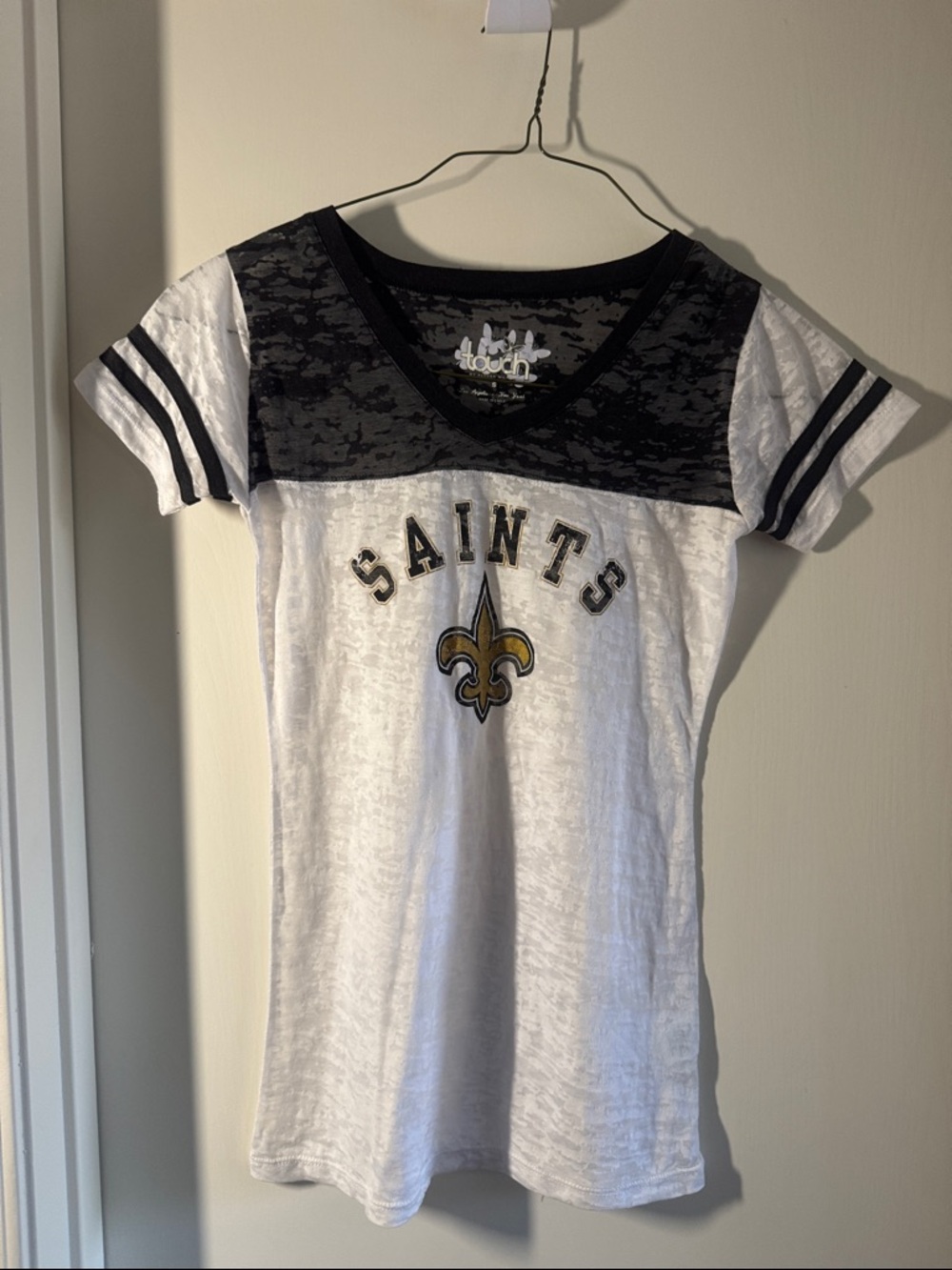 Touch by Alyssa Milano White and Black New Orleans Saints Short Sleeve Tee